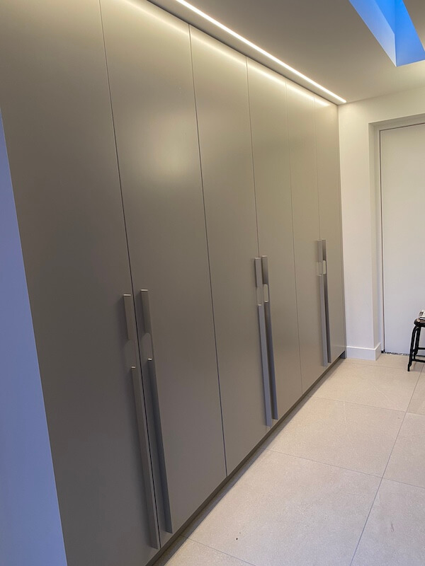 Maatwerk inbouw kledingkast