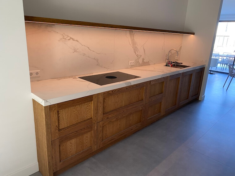Op maat gemaakte keuken naar ontwerp van de klant